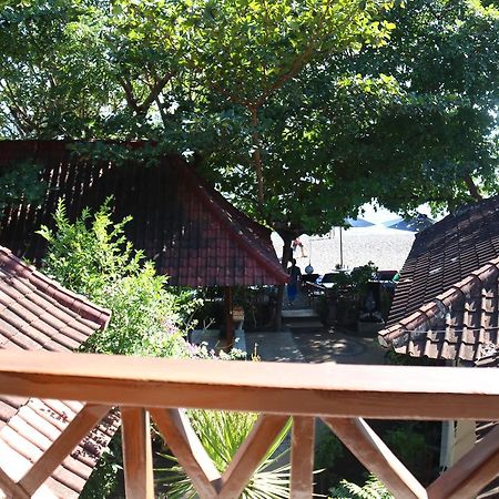 Blue Star Bungalows&Cafe Amed Exterior foto
